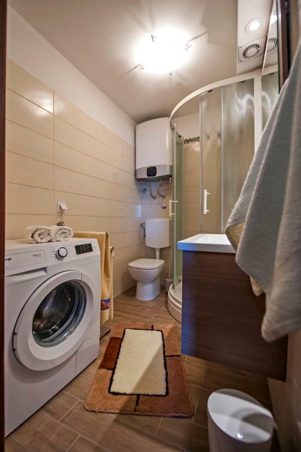 Vista Mare - Sea View Apartment โรวีน ภายนอก รูปภาพ